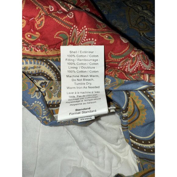 Pottery Barn Red Reverses to Blue Paisley Quilted Standard Pillow Shams 21"x 26" - Picture 4 of 5